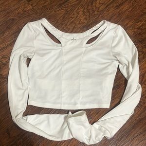 alo active white cropped long sleeve workout top
